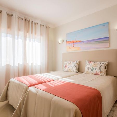 منتجع بوافيستا جولف آند سبا لاغوس الغرفة الصورة A bedroom at the hotel