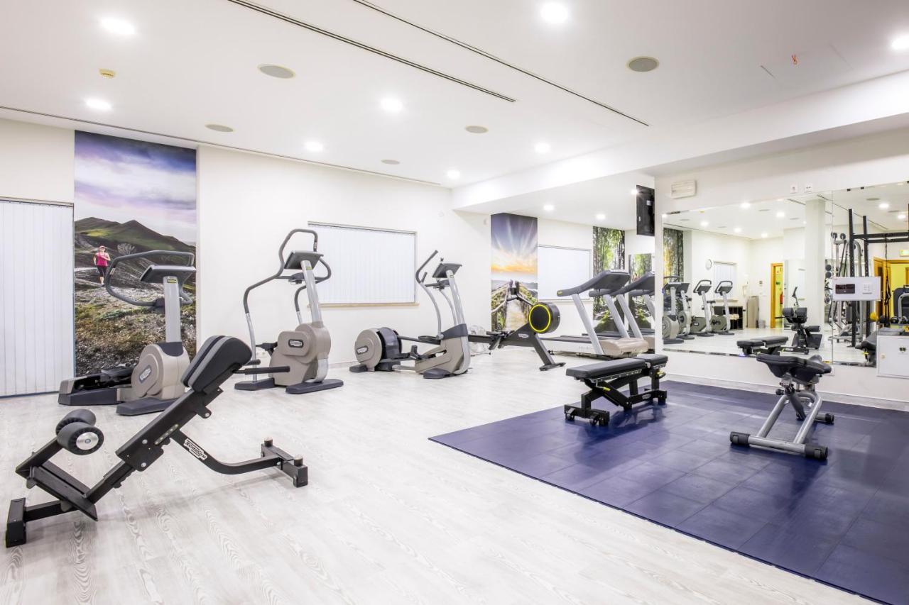 منتجع بوافيستا جولف آند سبا لاغوس المظهر الخارجي الصورة The gym at the hotel