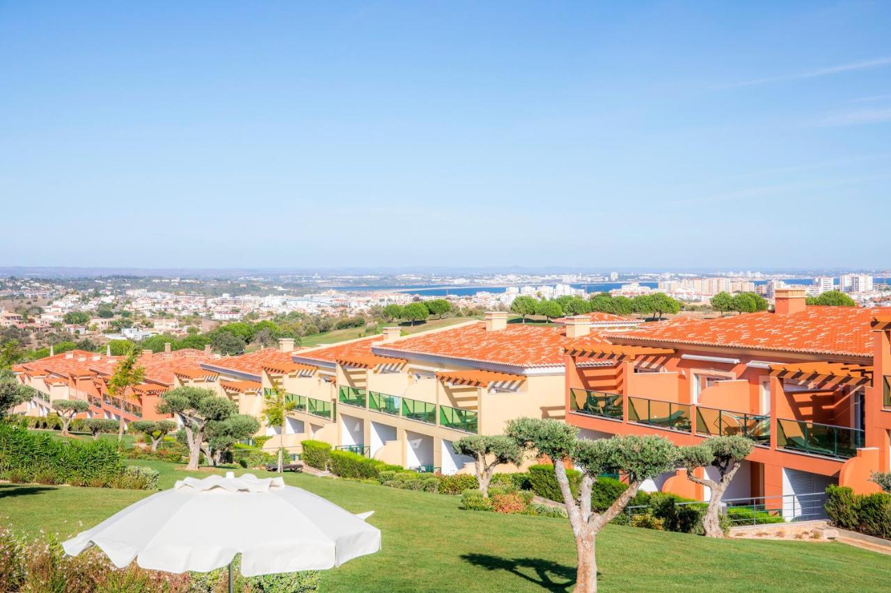 منتجع بوافيستا جولف آند سبا لاغوس المظهر الخارجي الصورة View of the resort
