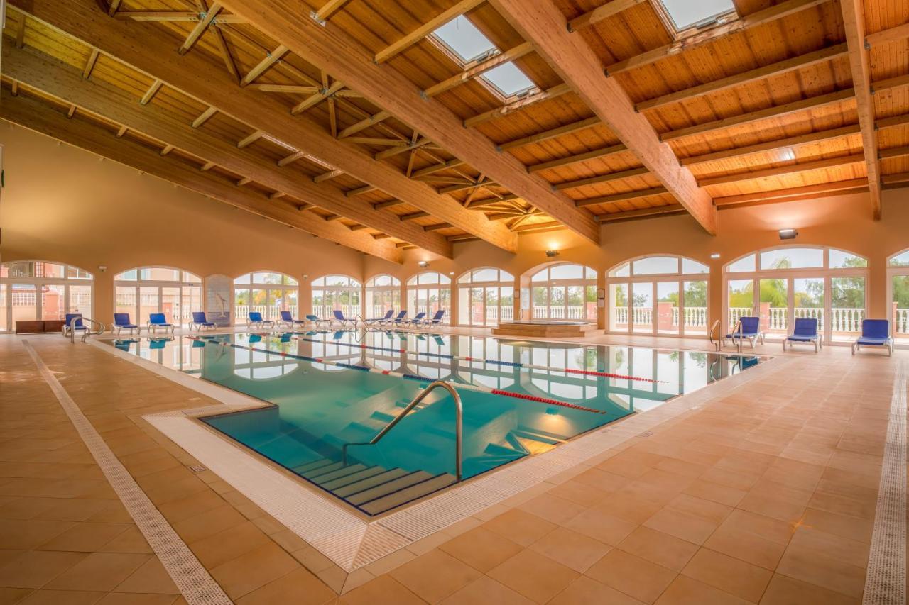 منتجع بوافيستا جولف آند سبا لاغوس المظهر الخارجي الصورة The indoor swimming pool